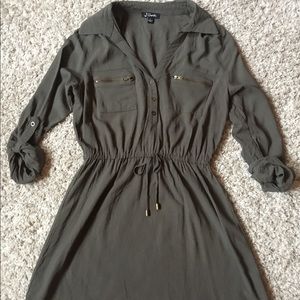 LIKE NEW Women’s Shirt Dress